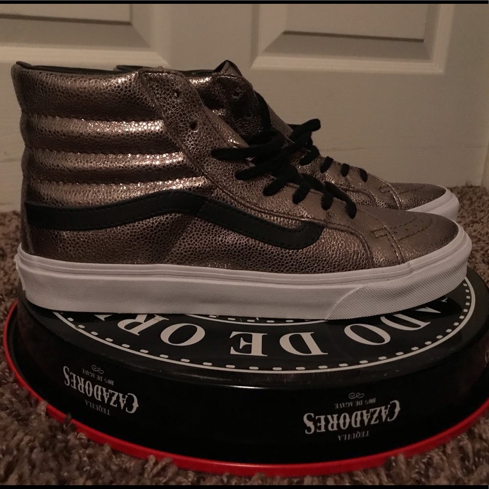 RARE VANS BLACK & METALLIC GOLD HIGH TOPS 8.5